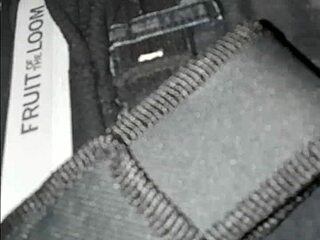 superdariusguy's solo handjob massage feels so damn good