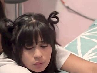 deliciosa morenita coge con novio