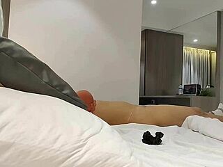 riya's hotel fantasy cam delivers missionary pounding and pussy cumshot