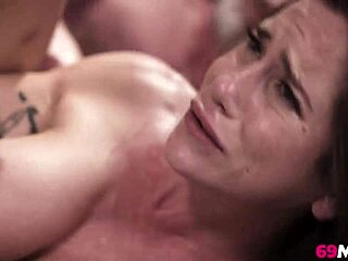 Personal Assistant Fills Stepmom Milf With Creampie Cum