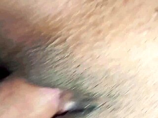 Amateur latina reveals her intimate area