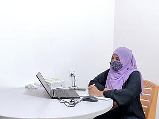hijabi hot bank manager gets fucked by desi village farmer
