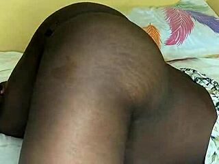 Jolie ebony loves romantic desire