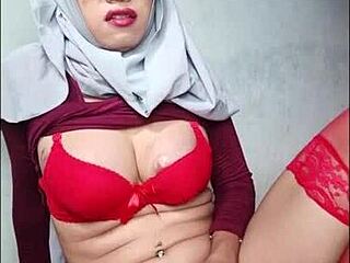 Hijab Shemale Ride On Dildo And Cumming