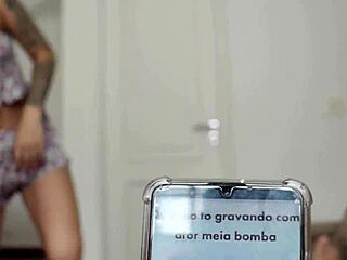 minha meia irma usa os pezinhos pra mim