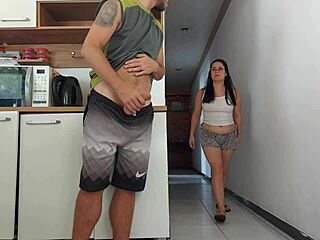 Sexo arriscado enquanto meu marido estava no banho transei com amigo dele quase fomos pego