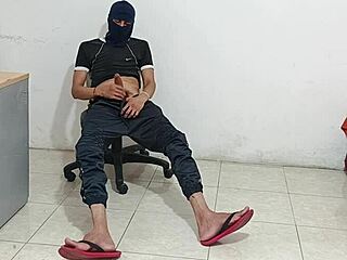 My big hard cock wants stepsister so bad