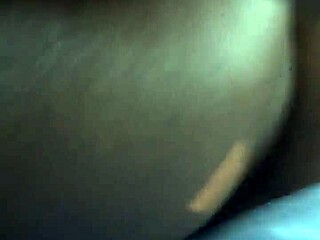African babe gets fucked in car