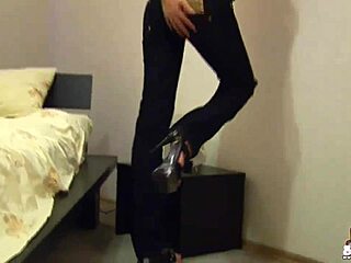these tight jeans show off my 18yo curves