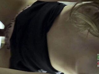 Latina teen loves squirting with her new toy machine