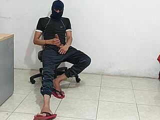 My big hard cock wants stepsister so bad