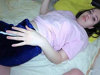 stepsister uses her wet pussy to fight boredom