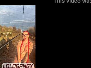 lologangx une creatrice qui sepanouit in public flashing her ass