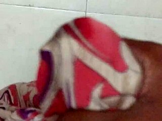 Indian neighbor saree moment