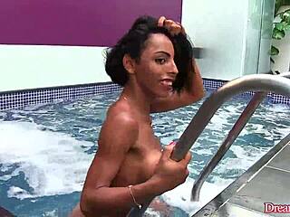 shemale adrielhy bronze takes dip and piss